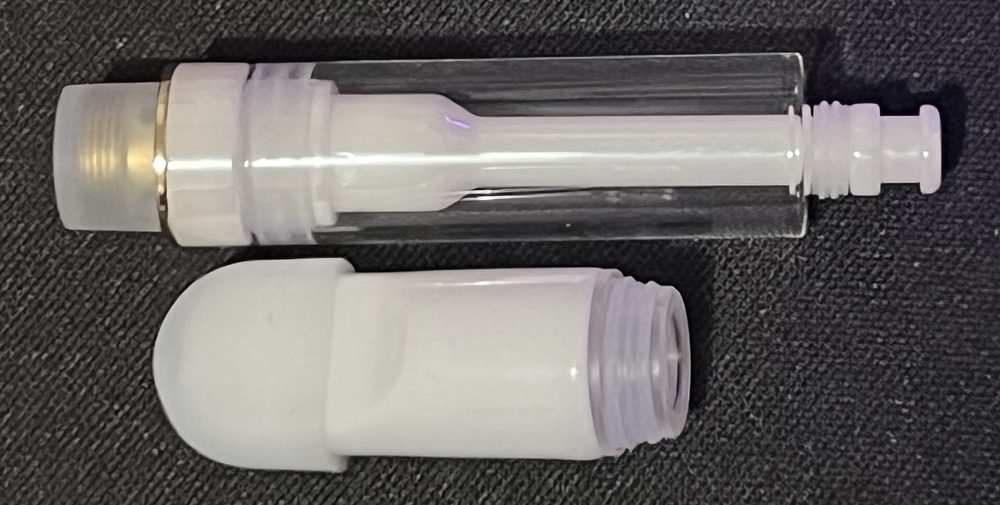Zerlegte leere 510-Gewinde-Vape-Kartusche mit Glastank, Mittelpfosten und Mundstück